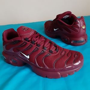 Nike Air Max Plus TN Burgundy Sz 6.5 big kids